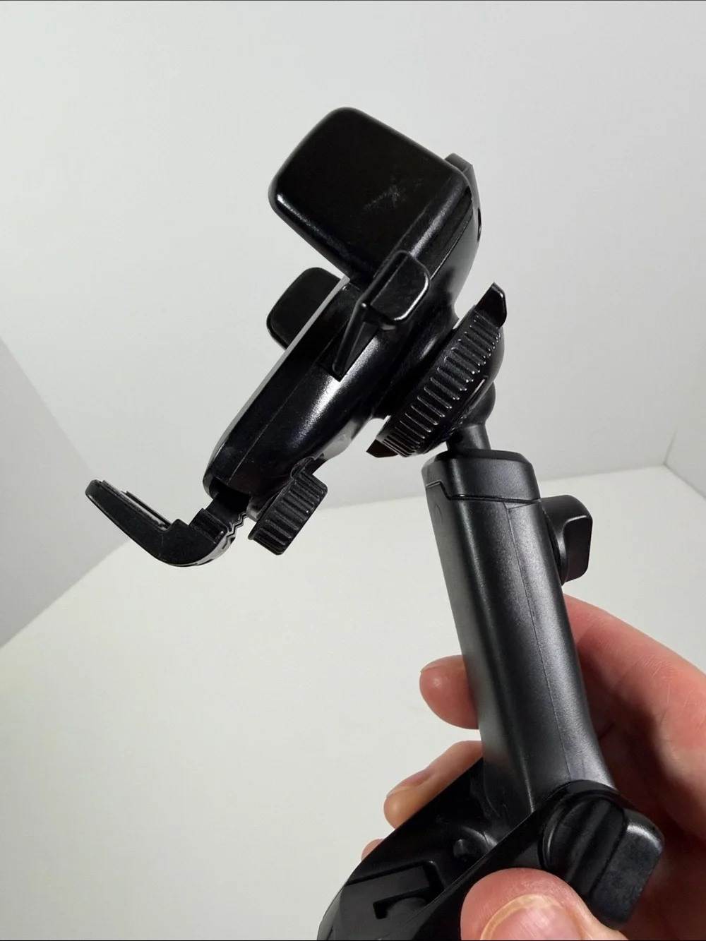 iOttie Universal Car Mount Holder Adjustable Smartphone Dash Windshield Phone